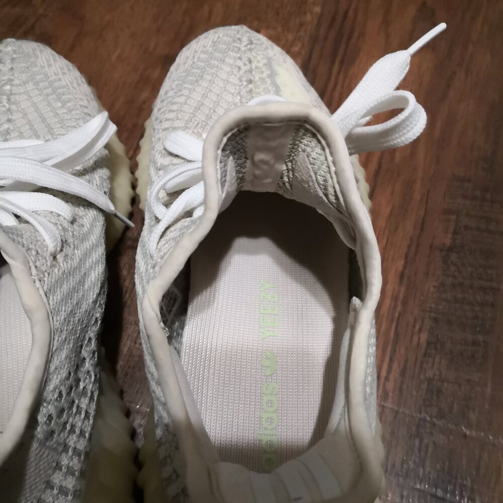 Adidas Yeezy Boost 350 V2 Cream Sneakers Size 5 - Picture 2 of 8